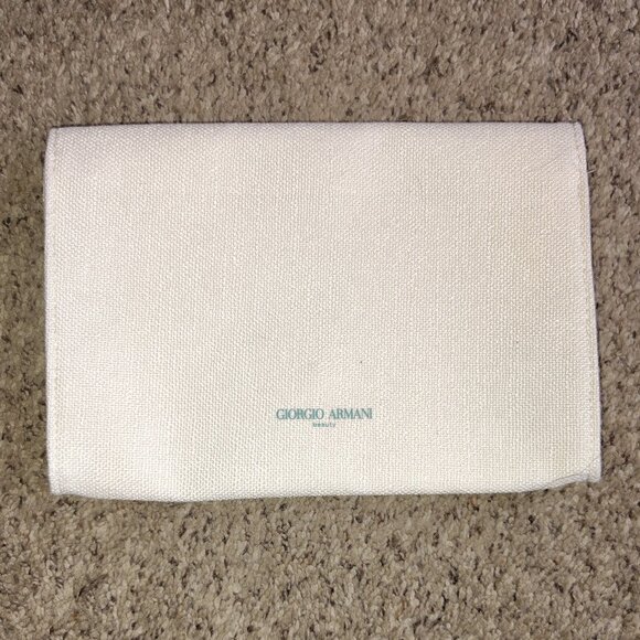 Giorgio Armani Travel Makeup/Beauty Bag beige with turquoise GA Logo - Picture 3 of 7